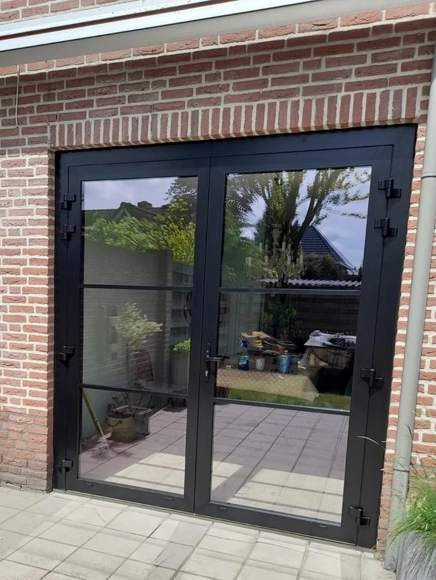 Aluminium openslaande deuren zwart